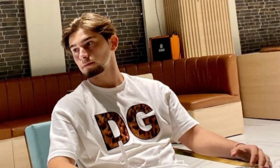 35727236_112283_lapsekispor-genc-futbolcu