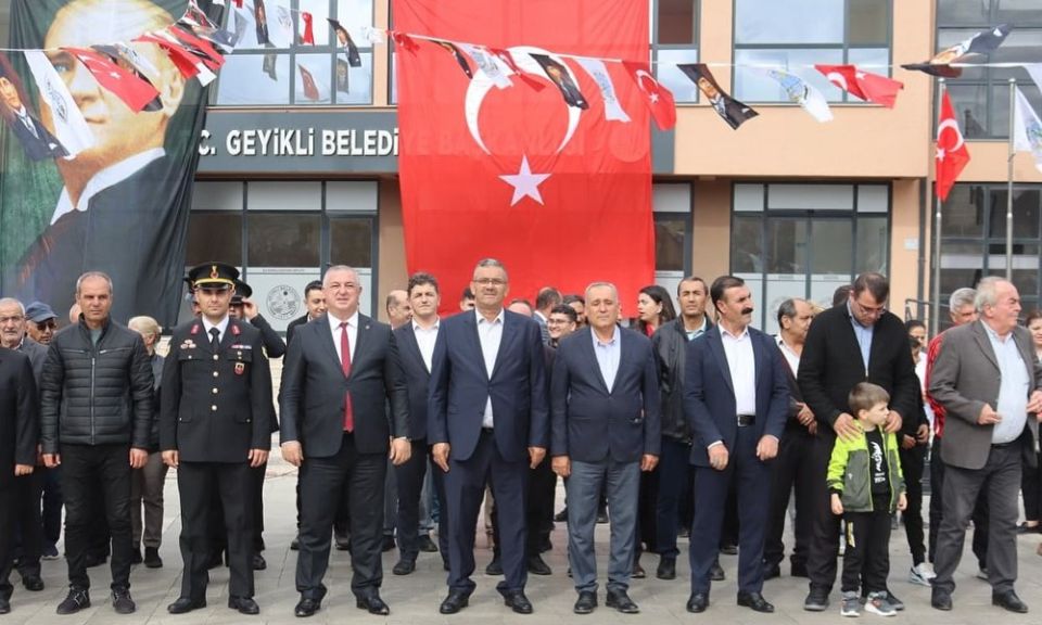 51844965_112956_orucoglu-cumhuriyet-bayra